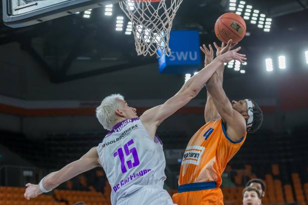 吴芳娴还需 吴芳娴还需