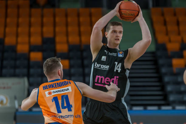 替补轮换频 替补轮换频