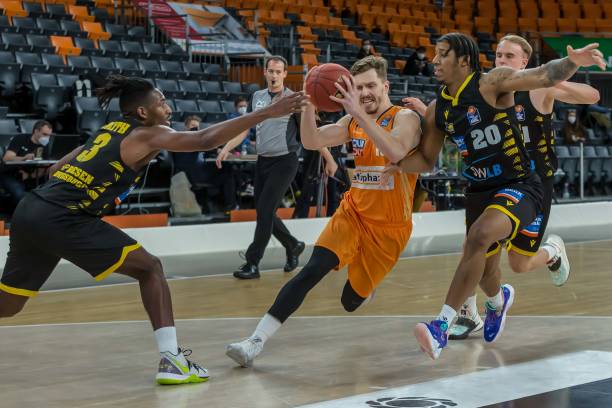 产生了深远 产生了深远